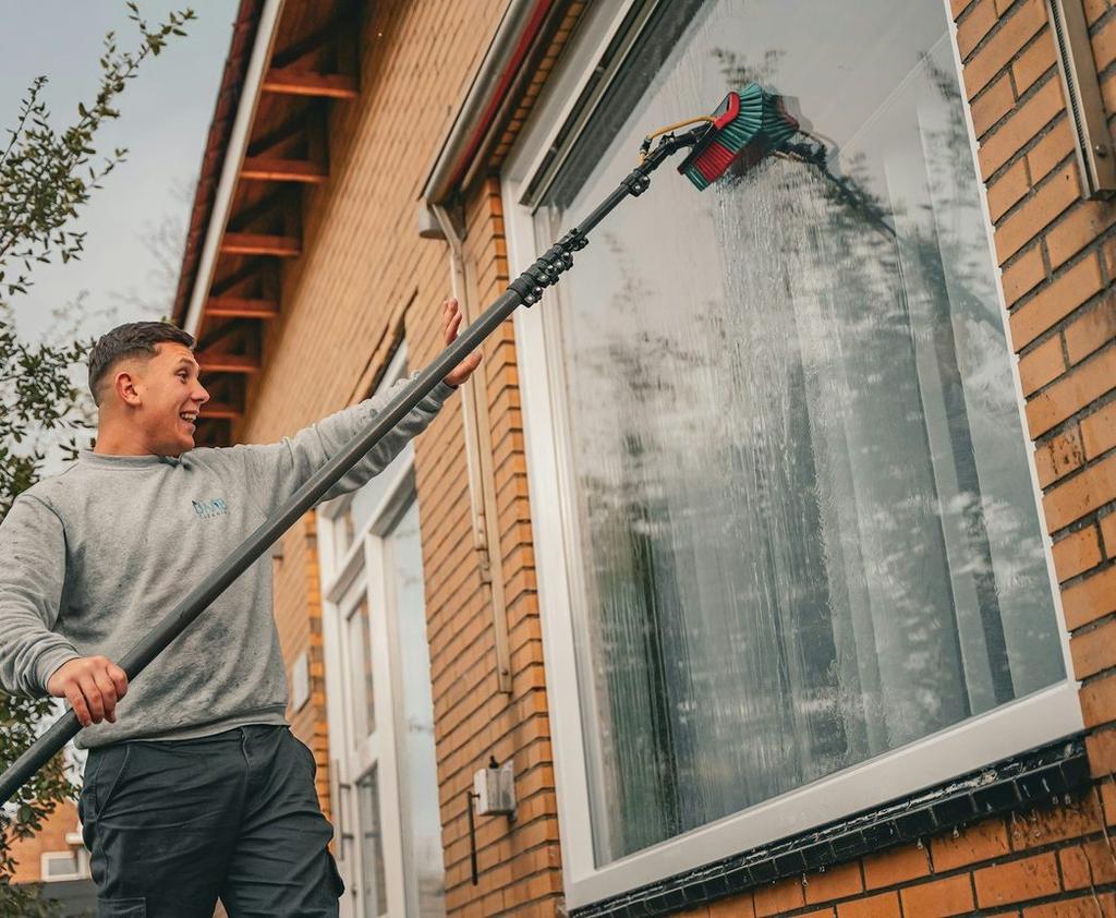 Window cleaned with a water-fed pole from the ground